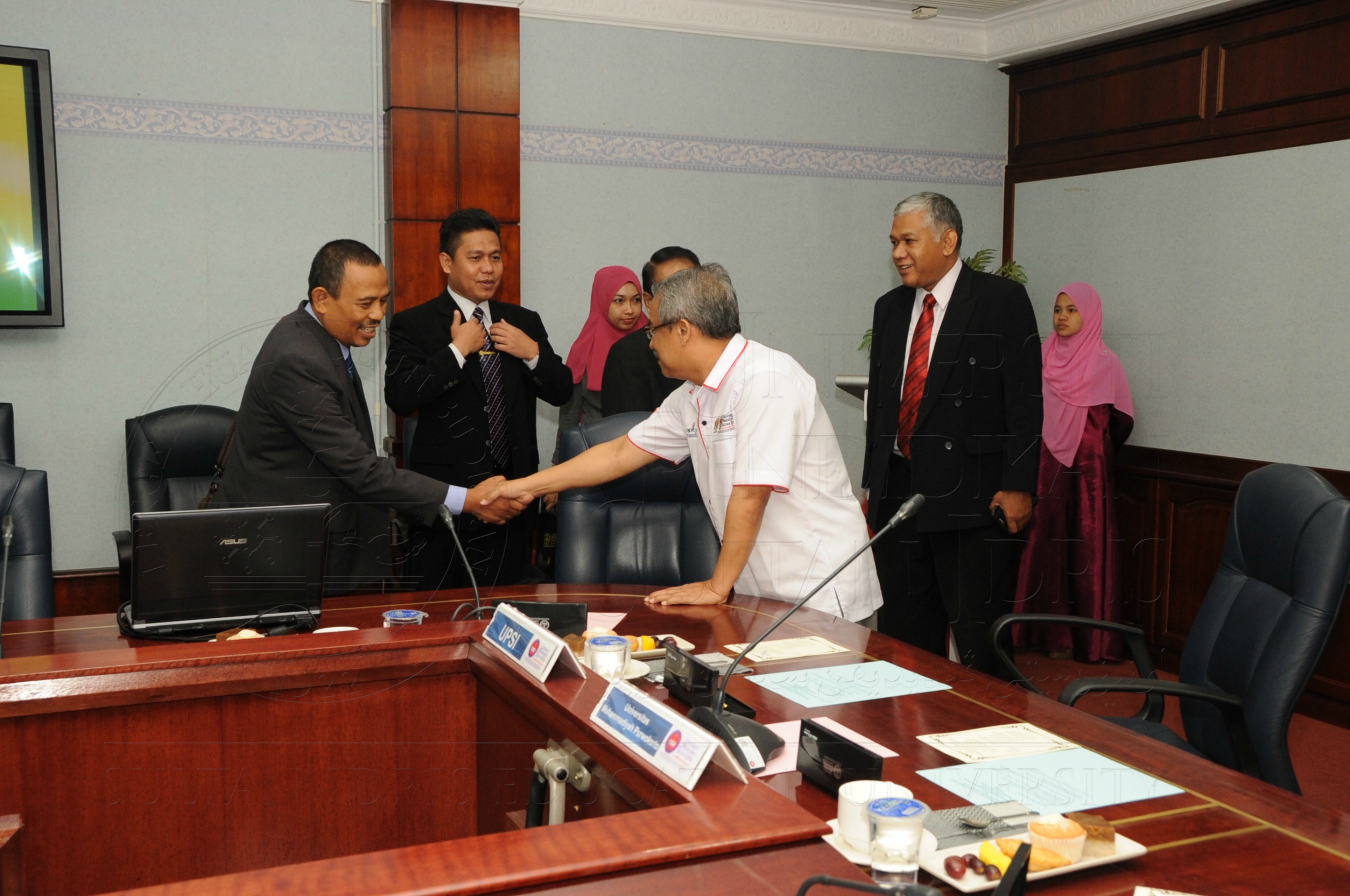 PRO16 6 Mou HAS 7831